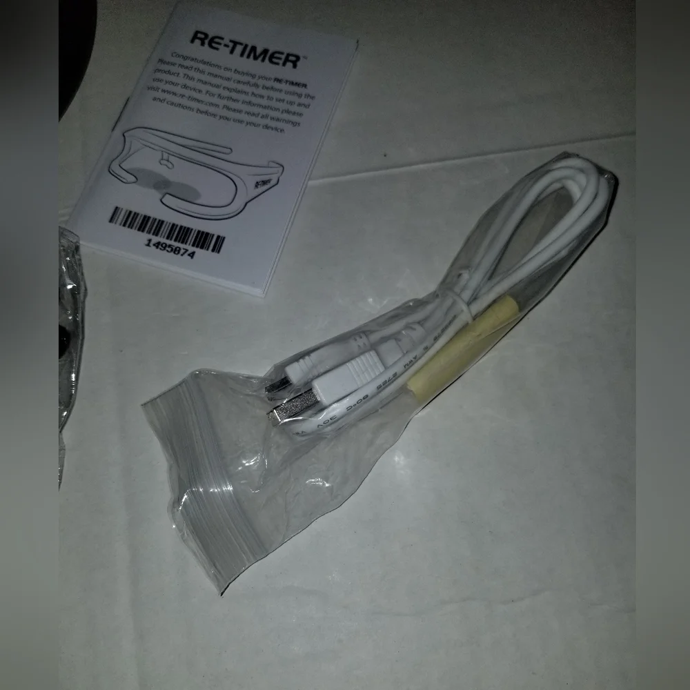 White Re-timer Glasses Black Case Portable Light